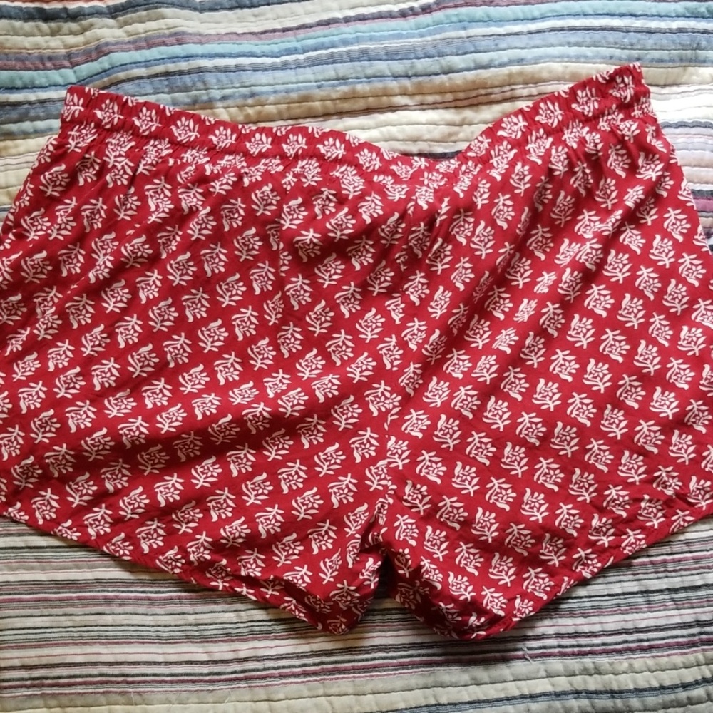 Floral print Red Drawstring Shorts - Picture 2 of 6